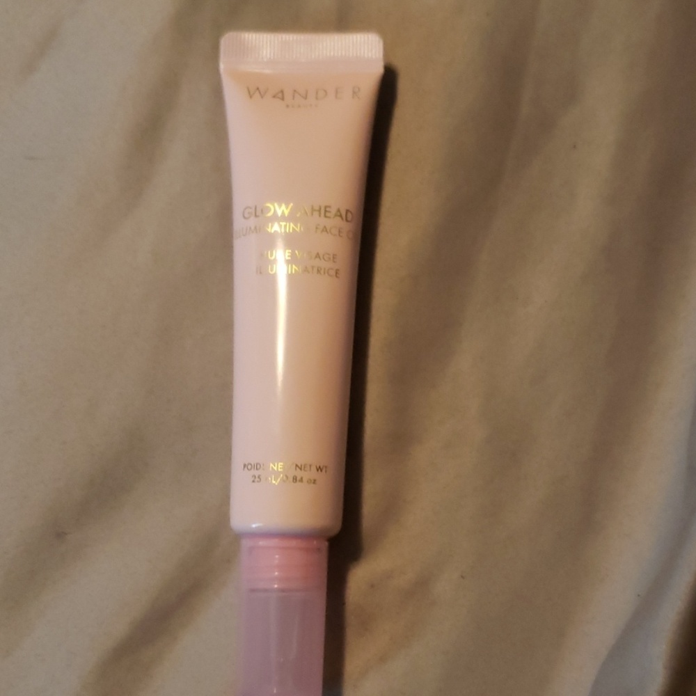 Illuminating face oil